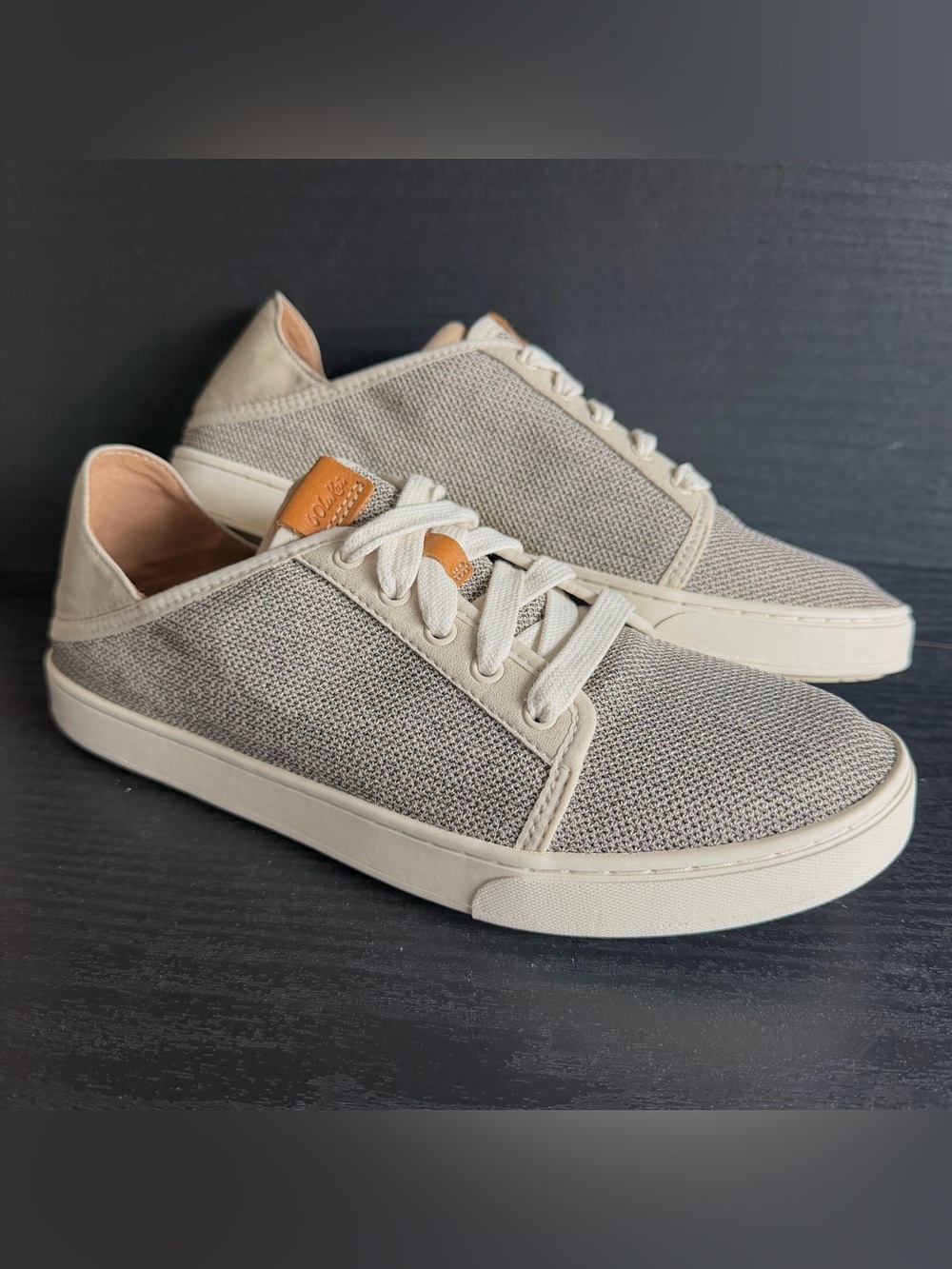 OluKai Women’s Pehuea Li Casual Shoes Sneakers Sz 10 Taupe Beige Textile EUC